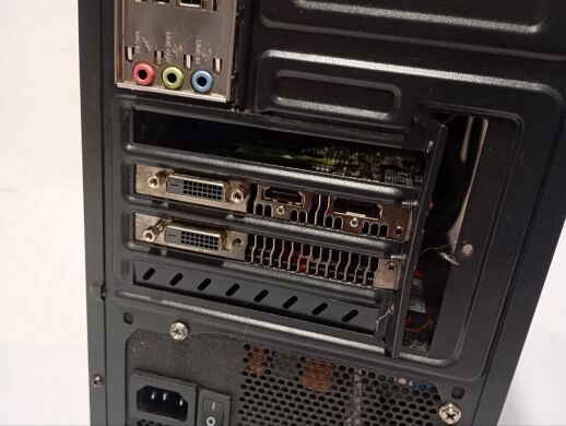 Ігровий ПК QUBE QB43M Tower / AMD FX-6300 (6 ядер по 3.5 - 4.1 GHz) / 16 GB DDR3 / 120 GB SSD + 500 GB HDD / AMD Radeon R9 290, 4 GB GDDR5, 512-bit / 650W