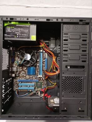 ПК GameMax Tower / Intel Xeon E5310 (4 ядра по 1.6 GHz) / 8 GB DDR3 / 320 GB HDD / Intel HD GMA X4500 / 400W / Win 10