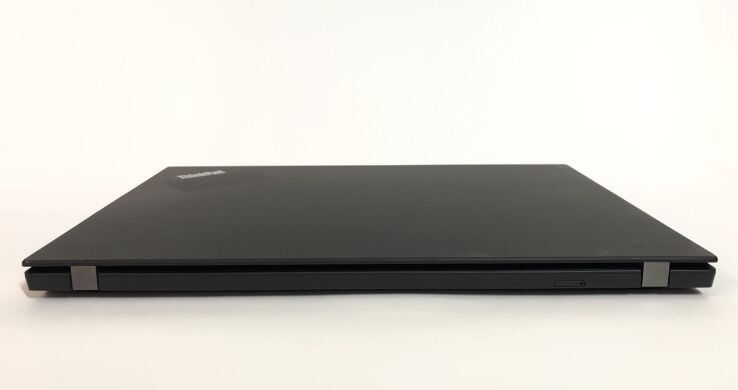 Ультрабук Б-класс Lenovo ThinkPad T495 / 14" (1920x1080) IPS / AMD Ryzen 5 PRO 3500U (4 (8) ядра по 2.1 - 3.7 GHz) / 16 GB DDR4 / 256 GB SSD NVMe / AMD Radeon Vega 8 Graphics / WebCam / Win 11 Pro