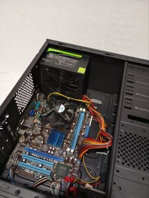 ПК GameMax Tower / Intel Xeon E5310 (4 ядра по 1.6 GHz) / 8 GB DDR3 / 320 GB HDD / Intel HD GMA X4500 / 400W / Win 10