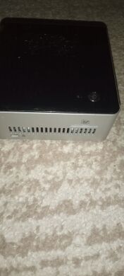 Неттоп Б-клас Intel NUC BOXNUC5PPYH USFF / Intel Celeron N3050 (2 ядра по 1.6 - 2.16 GHz) / 4 GB DDR3 / 120 GB SSD / Intel HD Graphics