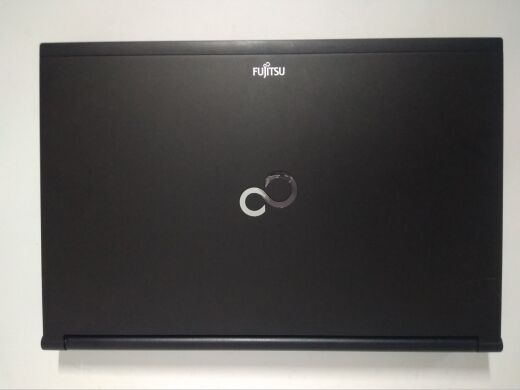 Мобильная рабочая станция Fujitsu Celsius H720 / 15.6" (1920x1080) TN / Intel Core i7-3720QM (4 (8) ядра по 2.6 - 3.6 GHz) / 8 GB DDR3 / 256 GB SSD / nVidia Quadro K1000M, 2 GB GDDR5, 128-bit / WebCam / DVD-ROM Мобильная рабочая станция Fujitsu Celsius H720 / 15.6" (1920x1080) TN / Intel Core i7-3720QM (4 (8) ядра по 2.6 - 3.6 GHz) / 8 GB DDR3 / 256 GB SSD / nVidia Quadro K1000M, 2 GB GDDR5, 128-bit / WebCam / DVD-ROM