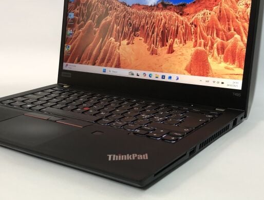 Ультрабук Б-класс Lenovo ThinkPad T495 / 14" (1920x1080) IPS / AMD Ryzen 5 PRO 3500U (4 (8) ядра по 2.1 - 3.7 GHz) / 16 GB DDR4 / 256 GB SSD NVMe / AMD Radeon Vega 8 Graphics / WebCam / Win 11 Pro