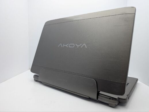 Ноутбук Medion S6214T / 15.6" (1366x768) TN Touch / Intel Pentium N3520 (4 ядра по 2.1 - 2.4 GHz) / 4 GB DDR3 / 60 GB SSD + 500 GB HDD / Intel HD Graphics / WebCam