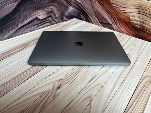 Ультрабук Б-клас Apple MacBook Air 13 2020 A2337 / 13.3" (2560x1600) IPS / Apple M1 (8 ядер по 2.1 - 3.2 GHz) / 16 GB DDR4 / 256 GB SSD / Apple M1 Graphics / WebCam / MacOS Ультрабук Б-клас Apple MacBook Air 13 2020 A2337 / 13.3" (2560x1600) IPS / Apple M1 (8 ядер по 2.1 - 3.2 GHz) / 16 GB DDR4 / 256 GB SSD / Apple M1 Graphics / WebCam / MacOS
