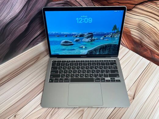 Ультрабук Б-клас Apple MacBook Air 13 2020 A2337 / 13.3" (2560x1600) IPS / Apple M1 (8 ядер по 2.1 - 3.2 GHz) / 16 GB DDR4 / 256 GB SSD / Apple M1 Graphics / WebCam / MacOS Ультрабук Б-клас Apple MacBook Air 13 2020 A2337 / 13.3" (2560x1600) IPS / Apple M1 (8 ядер по 2.1 - 3.2 GHz) / 16 GB DDR4 / 256 GB SSD / Apple M1 Graphics / WebCam / MacOS