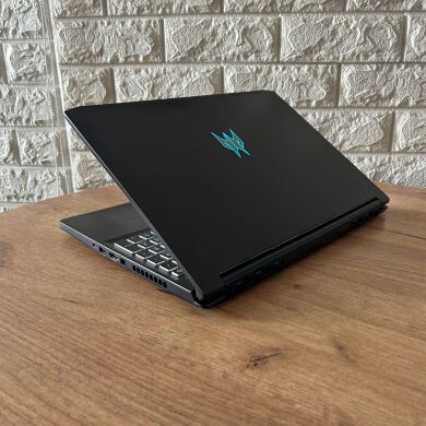 Игровой ноутбук Б-класс Acer Predator Triton PT315-53 / 15.6" (2560x1440) IPS / Intel Core i7-11800H (8 (16) ядер по 2.3 - 4.6 GHz) / 16 GB DDR4 / 512 GB SSD / nVidia GeForce RTX 3070, 8 GB GDDR6, 256-bit / WebCam