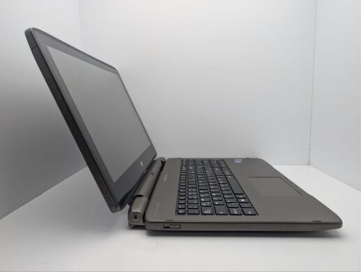Ноутбук Medion S6214T / 15.6" (1366x768) TN Touch / Intel Pentium N3520 (4 ядра по 2.1 - 2.4 GHz) / 4 GB DDR3 / 60 GB SSD + 500 GB HDD / Intel HD Graphics / WebCam