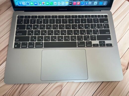 Ультрабук Б-клас Apple MacBook Air 13 2020 A2337 / 13.3" (2560x1600) IPS / Apple M1 (8 ядер по 2.1 - 3.2 GHz) / 16 GB DDR4 / 256 GB SSD / Apple M1 Graphics / WebCam / MacOS Ультрабук Б-клас Apple MacBook Air 13 2020 A2337 / 13.3" (2560x1600) IPS / Apple M1 (8 ядер по 2.1 - 3.2 GHz) / 16 GB DDR4 / 256 GB SSD / Apple M1 Graphics / WebCam / MacOS