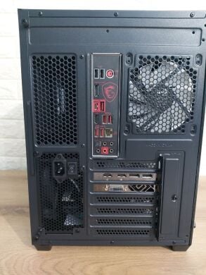 Ігровий ПК AeroCool Dryft Tower / Intel Core i5-8400 (6 ядер по 2.8 - 4.0 GHz) / 16 GB DDR4 / 500 GB SSD M.2 + 500 GB HDD / AMD Radeon RX 570, 8 GB GDDR5, 256-bit / 600W