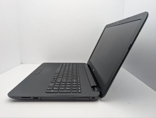 Ноутбук HP 250 G4 / 15.6" (1366x768) TN / Intel Celeron N3050 (2 ядра по 1.6 - 2.16 GHz) / 8 GB DDR3 / 128 GB SSD / Intel HD Graphics / WebCam / DVD-ROM