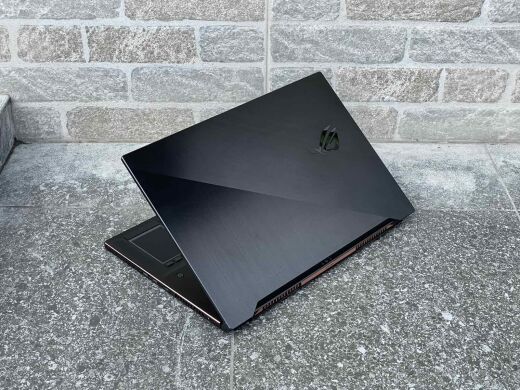 Игровой ноутбук Asus ROG Zephyrus S17 GX701LV-HG025R / 17.3" (1920x1080) IPS / Intel Core i7-10875H (8 (16) ядер по 2.0 - 5.1 GHz) / 16Gb DDR4 / 1000 GB SSD / nVidia GeForce RTX 2060, 6 GB GDDR6, 192-bit / Win10