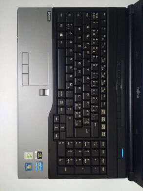 Мобильная рабочая станция Fujitsu Celsius H720 / 15.6" (1920x1080) TN / Intel Core i7-3720QM (4 (8) ядра по 2.6 - 3.6 GHz) / 8 GB DDR3 / 256 GB SSD / nVidia Quadro K1000M, 2 GB GDDR5, 128-bit / WebCam / DVD-ROM Мобильная рабочая станция Fujitsu Celsius H720 / 15.6" (1920x1080) TN / Intel Core i7-3720QM (4 (8) ядра по 2.6 - 3.6 GHz) / 8 GB DDR3 / 256 GB SSD / nVidia Quadro K1000M, 2 GB GDDR5, 128-bit / WebCam / DVD-ROM