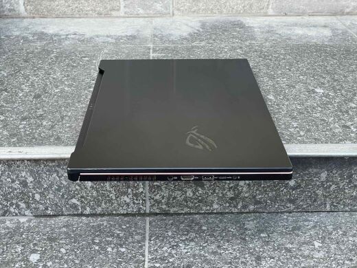 Игровой ноутбук Asus ROG Zephyrus S17 GX701LV-HG025R / 17.3" (1920x1080) IPS / Intel Core i7-10875H (8 (16) ядер по 2.0 - 5.1 GHz) / 16Gb DDR4 / 1000 GB SSD / nVidia GeForce RTX 2060, 6 GB GDDR6, 192-bit / Win10