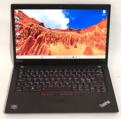 Ультрабук Б-класс Lenovo ThinkPad T495 / 14" (1920x1080) IPS / AMD Ryzen 5 PRO 3500U (4 (8) ядра по 2.1 - 3.7 GHz) / 16 GB DDR4 / 256 GB SSD NVMe / AMD Radeon Vega 8 Graphics / WebCam / Win 11 Pro
