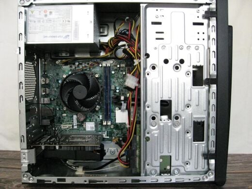 Ігровий ПК Acer Aspire TC 710 Tower / Intel Core i5-6400 (4 ядра по 2.7 - 3.3 GHz) / 16 GB DDR3 / 128 GB SSD + 2000 GB HDD / nVidia GeForce GTX 750, 2 GB GDDR5, 128-bit / Wi-Fi / Win 10 Home + Кабель живлення Ігровий ПК Acer Aspire TC 710 Tower / Intel Core i5-6400 (4 ядра по 2.7 - 3.3 GHz) / 16 GB DDR3 / 128 GB SSD + 2000 GB HDD / nVidia GeForce GTX 750, 2 GB GDDR5, 128-bit / Wi-Fi / Win 10 Home + Кабель живлення
