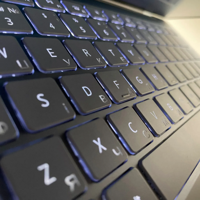 Ультрабук Б-клас Dell XPS 9315 / 13.4" (1920x1200) IPS / Intel Core i5-1230U (10 (12) ядер по 1.0 - 4.4 GHz) / 8 GB DDR5 / 256 GB SSD / Intel Iris Xe Graphics eligible / WebCam / TouchID Ультрабук Б-клас Dell XPS 9315 / 13.4" (1920x1200) IPS / Intel Core i5-1230U (10 (12) ядер по 1.0 - 4.4 GHz) / 8 GB DDR5 / 256 GB SSD / Intel Iris Xe Graphics eligible / WebCam / TouchID