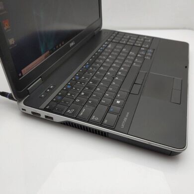 Игровой ноутбук Dell Latitude E6540 / 15.6" (1920x1080) TN / Intel Core i7-4810MQ (4 (8) ядра по 2.8 - 3.8 GHz) / 8 GB DDR3 / 240 GB SSD / AMD Radeon HD 8790M, 2 GB GDDR5, 128-bit / WebCam / DVD-ROM / Win 10 Pro