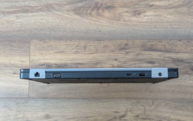 Ігровий ноутбук Dell Precision 3510 / 15.6" (1920x1080) IPS / Intel Core i7-6820HQ (4 (8) ядра по 2.7 - 3.6 GHz) / 8 GB DDR4 / 512 GB SSD / AMD Radeon R9 M360, 2 GB GDDR5, 128-bit / WebCam / Win 11 Ігровий ноутбук Dell Precision 3510 / 15.6" (1920x1080) IPS / Intel Core i7-6820HQ (4 (8) ядра по 2.7 - 3.6 GHz) / 8 GB DDR4 / 512 GB SSD / AMD Radeon R9 M360, 2 GB GDDR5, 128-bit / WebCam / Win 11