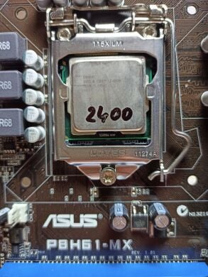 Комплект: Материнская плата Asus P8H61-MX / Intel Core i5-2500 (4 ядра по 3.3 - 3.7 GHz) / Socket LGA 1150 / 8 GB DDR3 / кулер