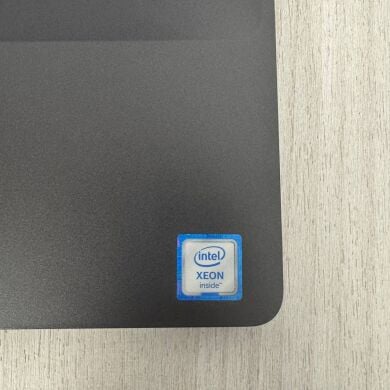 Мобильная рабочая станция Dell Precision 3541 / 15.6" (1920x1080) IPS / Intel Xeon E-2276M (6 (12) ядер по 2.8 - 4.7 GHz) / 16 GB DDR4 / 256 GB SSD / nVidia Quadro P620, 4 GB GDDR5, 128-bit / WebCam