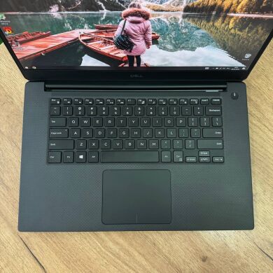 Мобільна робоча станція Dell Precision 5540 / 15.6" (1920x1080) IPS / Intel Xeon E-2276M (6 (12) ядер по 2.8 - 4.7 GHz) / 16 GB DDR5 / 512 GB SSD / nVidia Quadro T1000, 4 GB GDDR5, 128-bit / WebCam Мобільна робоча станція Dell Precision 5540 / 15.6" (1920x1080) IPS / Intel Xeon E-2276M (6 (12) ядер по 2.8 - 4.7 GHz) / 16 GB DDR5 / 512 GB SSD / nVidia Quadro T1000, 4 GB GDDR5, 128-bit / WebCam