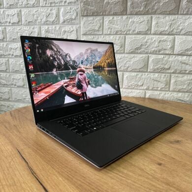 Мобільна робоча станція Dell Precision 5540 / 15.6" (1920x1080) IPS / Intel Xeon E-2276M (6 (12) ядер по 2.8 - 4.7 GHz) / 16 GB DDR5 / 512 GB SSD / nVidia Quadro T1000, 4 GB GDDR5, 128-bit / WebCam Мобільна робоча станція Dell Precision 5540 / 15.6" (1920x1080) IPS / Intel Xeon E-2276M (6 (12) ядер по 2.8 - 4.7 GHz) / 16 GB DDR5 / 512 GB SSD / nVidia Quadro T1000, 4 GB GDDR5, 128-bit / WebCam