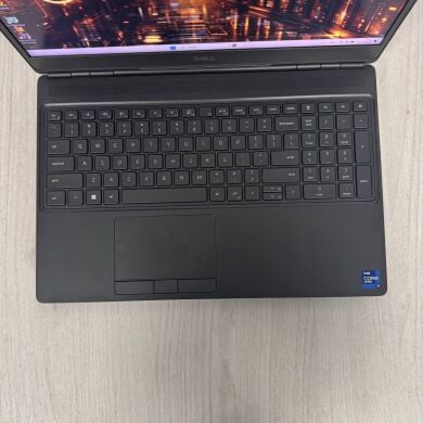 Мобильная рабочая станция Dell Precision 7560 / 15.6" (1920x1080) IPS / Intel Core i9-11950H (8 (16) ядер по 2.6 - 5.0 GHz) / 16 GB DDR4 / 512 GB SSD / nVidia RTX A4000, 8 GB GDDR6, 256-bit / WebCam Мобильная рабочая станция Dell Precision 7560 / 15.6" (1920x1080) IPS / Intel Core i9-11950H (8 (16) ядер по 2.6 - 5.0 GHz) / 16 GB DDR4 / 512 GB SSD / nVidia RTX A4000, 8 GB GDDR6, 256-bit / WebCam