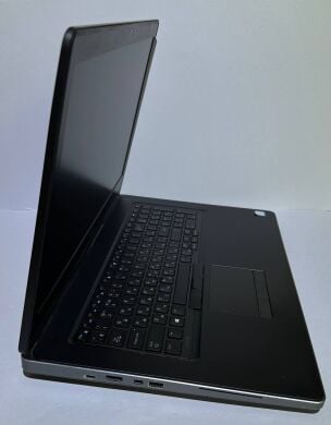 Мобильная рабочая станция Dell Precision 7720 / 17.3" (1920x1080) IPS / Intel Core i7-7920HQ (4 (8) ядра по 3.1 - 4.1 GHz) / 16 GB DDR4 / 256 GB SSD + 256 GB SSD / nVidia Quadro P3000, 6 GB GDDR5, 192-bit / WebCam