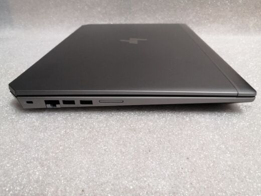 Мобільна робоча станція HP Zbook 15 G5 / 15.6'' (1920x1080) IPS Touch / Intel Core i7-8850H (6 (12) ядер по 2.6 - 3.4 GHz) / 32 GB DDR4 / 512 GB SSD M.2 / nVidia Quadro P2000, 4 GB GDDR5, 128-bit / WebCam / HDMI