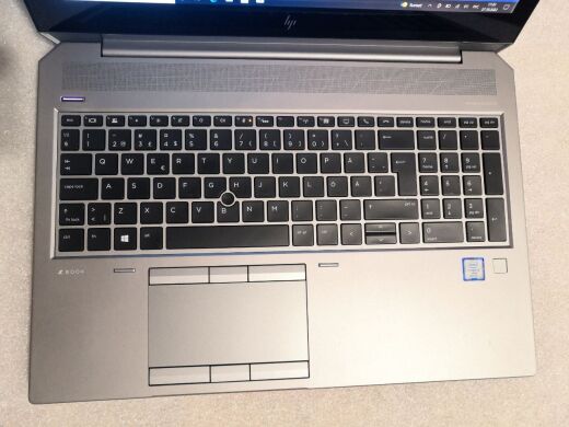 Мобільна робоча станція HP Zbook 15 G5 / 15.6'' (1920x1080) IPS Touch / Intel Core i7-8850H (6 (12) ядер по 2.6 - 3.4 GHz) / 32 GB DDR4 / 512 GB SSD M.2 / nVidia Quadro P2000, 4 GB GDDR5, 128-bit / WebCam / HDMI