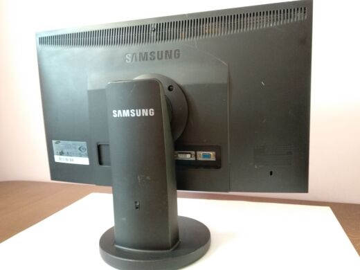 Монитор Б-класс Samsung SyncMaster EX2220 / 21.5" (1920x1080) TN / DVI, VGA / VESA 75x75 Монитор Б-класс Samsung SyncMaster EX2220 / 21.5" (1920x1080) TN / DVI, VGA / VESA 75x75