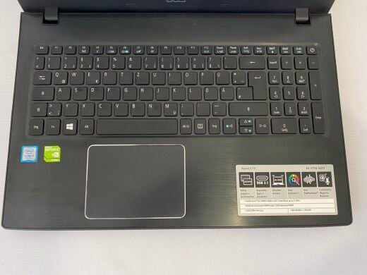 Ноутбук Acer Aspire E 15 E5-575G-587V / 15.6" (1366x768) TN / Intel Core i5-7200U (2 (4) ядра по 2.5 - 3.1 GHz) / 8 GB DDR4 / 250 GB SSD / nVidia GeForce 940MX, 2 GB GDDR5, 64-bit / WebCam / DVD-RW