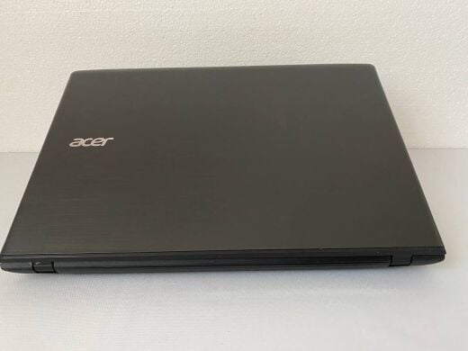 Ноутбук Acer Aspire E 15 E5-575G-587V / 15.6" (1366x768) TN / Intel Core i5-7200U (2 (4) ядра по 2.5 - 3.1 GHz) / 8 GB DDR4 / 250 GB SSD / nVidia GeForce 940MX, 2 GB GDDR5, 64-bit / WebCam / DVD-RW