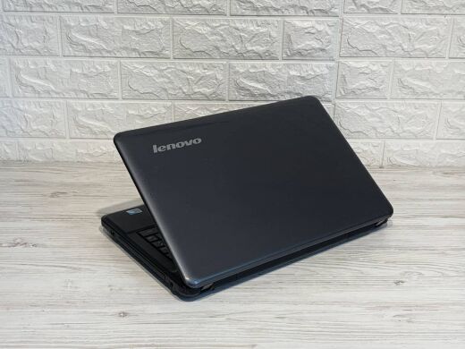 Ноутбук Lenovo G550 / 15.6" (1366x768) TN / Intel Pentium T4300 (2 ядра по 2.1 GHz) / 4 GB DDR3 / 500 GB HDD / nVidia GeForce GT 210, 512 MB DDR3, 64-bit / WebCam / DVD-ROM