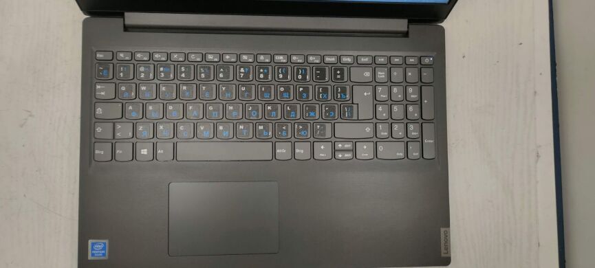 Ноутбук Lenovo V15-IGL / 15.6" (1920x1080) TN / Intel Pentium Silver N5030 (4 ядра по 1.1 - 3.1 GHz) / 8 GB DDR4 / 1000 GB HDD / Intel UHD Graphics 605 / WebCam / АКБ NEW