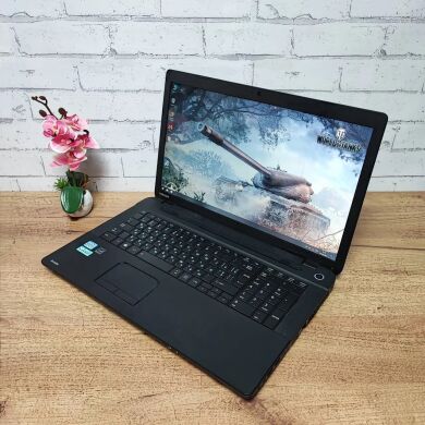 Ноутбук Toshiba Satellite C70-A-10H / 17.3" (1600x900) TN / Intel Core i5-3230M (2 (4) ядра по 2.6 - 3.2 GHz) / 8 GB DDR3 / 128 GB SSD / Intel HD Graphics 4000 / WebCam / DVD-ROM