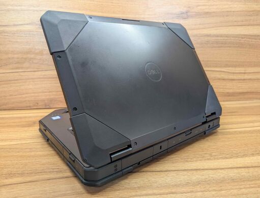 Захищений ноутбук Dell Latitude 14 Rugged 5414 / 14" (1920x1080) IPS / Intel Core i5-6300U (2 (4) ядра по 2.4 - 3.0 GHz) / 8 GB DDR4 / 256 GB SSD / Intel HD Graphics 520 / HDMI / Windows 10