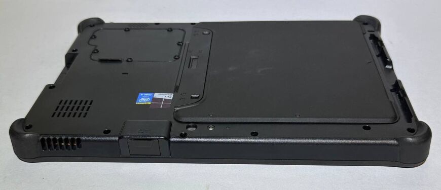 Захищений планшет Getac F110 G3 / 11.6" (1366x768) IPS Touch / Intel Core i5-5200U (2 (4) ядра по 2.2 - 2.7 GHz) / 8 GB DDR4 / 256 GB SSD / Intel HD Graphics 520 / WebCam