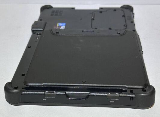 Захищений планшет Getac F110 G3 / 11.6" (1366x768) IPS Touch / Intel Core i5-5200U (2 (4) ядра по 2.2 - 2.7 GHz) / 8 GB DDR4 / 256 GB SSD / Intel HD Graphics 520 / WebCam