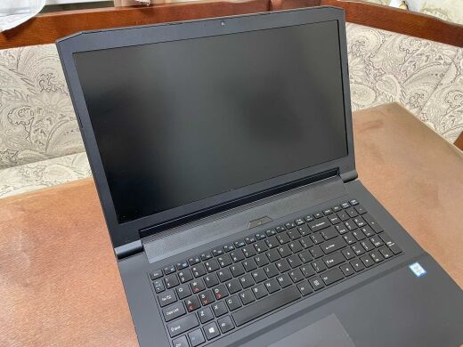 Игровой ноутбук Clevo N170RD / 17.3" (1920x1080) TN / Intel Core i7-6700HQ (4 (8) ядра по 2.6 - 3.5 GHz) / 16 GB DDR3 / 512 GB SSD / nVidia GeForce GTX 960M, 2 GB GDDR5, 128-bit / WebCam Игровой ноутбук Clevo N170RD / 17.3" (1920x1080) TN / Intel Core i7-6700HQ (4 (8) ядра по 2.6 - 3.5 GHz) / 16 GB DDR3 / 512 GB SSD / nVidia GeForce GTX 960M, 2 GB GDDR5, 128-bit / WebCam