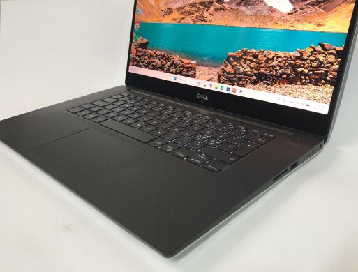 Мобильная рабочая станция Dell Precision 5530 / 15.6" (3840x2160) IPS Touch / Intel Core i7-8850H (6 (12) ядра по 2.6 - 4.3 GHz) / 16 GB DDR4 / 512 GB SSD / nVidia Quadro P1000, 4 GB GDDR5, 128-bit / WebCam / Win 11 Pro