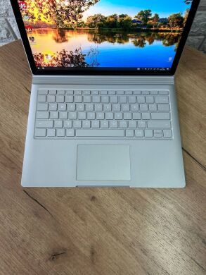 Ігровий ультрабук-трансформер Microsoft Surface Book / 13.5" (3000x2000) IPS Touch / Intel Core i7-6600U (2 (4) ядра по 2.6 - 3.4 GHz) / 8 GB DDR4 / 256 GB SSD / nVidia GeForce GTX 965M, 2 GB GDDR5, 128-bit / WebCam