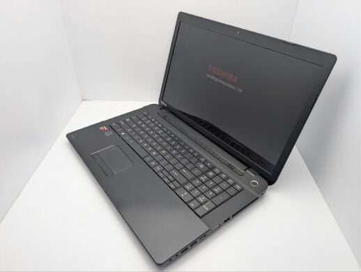 Ноутбук Toshiba Satellite C70-D-A / 17.3" (1600x900) TN / AMD A6-5200 (4 ядра по 2.0 GHz) / 8 GB DDR3 / 240 GB SSD / AMD Radeon HD 8400 Graphics / WebCam