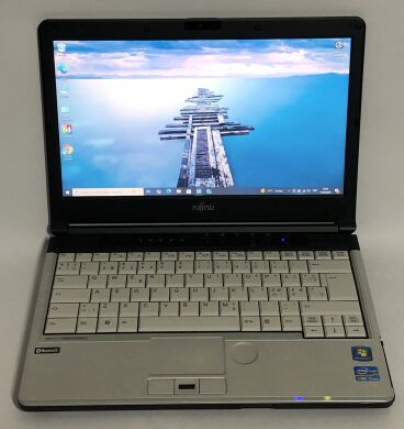Ноутбук Fujitsu LifeBook S761 / 13.3" (1366x768) TN / Intel Core i5-2520M (2 (4) ядра по 2.5 - 3.2 GHz) / 8 GB DDR3 / 250 GB HDD / Intel HD Graphics 3000 / WebCam / DVD-ROM Ноутбук Fujitsu LifeBook S761 / 13.3" (1366x768) TN / Intel Core i5-2520M (2 (4) ядра по 2.5 - 3.2 GHz) / 8 GB DDR3 / 250 GB HDD / Intel HD Graphics 3000 / WebCam / DVD-ROM
