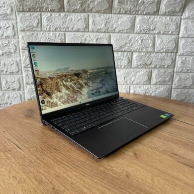 Игровой ультрабук Dell Vostro 5502 / 15.6" (1920x1080) IPS / Intel Core i7-1165G7 (4 (8) ядра по 2.8 - 4.7 GHz) / 16 GB DDR4 / 512 GB SSD / nVidia GeForce MX330, 2 GB GDDR5, 64-bit / WebCam