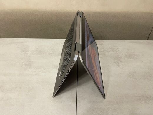 Мобільна робоча станція трансформер HP ZBook Studio x360 G5 / 15.6" (3840x2160) IPS Touch / Intel Core i9-8950HK (6 (12) ядер по 2.9 - 4.8 GHz) / 16 GB DDR4 / 256 GB SSD M.2 / nVidia Quadro P2000, 4 GB GDDR5, 128-bit / WebCam