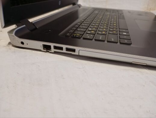 Ноутбук Б-класс HP Pavilion 17-g119dx / 17.3" (1600x900) TN / Intel Core i5-4210U (2 (4) ядра по 1.7 - 2.7 GHz) / 8 GB DDR3 / 250 GB SSD / Intel HD Graphics 4400 / WebCam