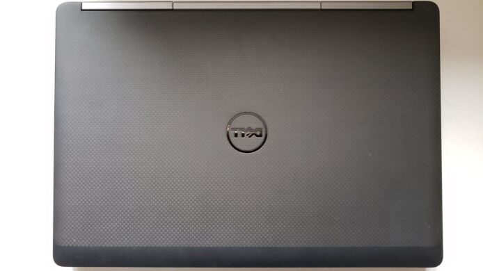 Мобільна робоча станція Dell Precision 7510 / 15.6" (1920x1080) IPS Touch / Intel Core i7-6820HQ (4 (8) ядра по 2.7 - 3.6 GHz) / 32 GB DDR4 / 256 GB SSD M.2 + 500 GB HDD / AMD FirePro W5170M, 2 GB GDDR5, 128-bit / WebCam