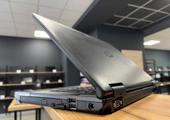 Ноутбук Fujitsu LifeBook E752 / 15.6" (1366x768) TN / Intel Core i5-3320M (2 (4) ядра по 2.6 - 3.3 GHz) / 8 GB DDR3 / 240 GB SSD / Intel HD Graphics 4000 / Win 10